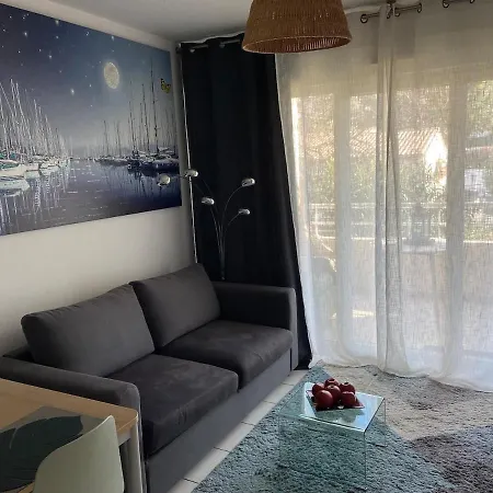 Apartment Seasonal *